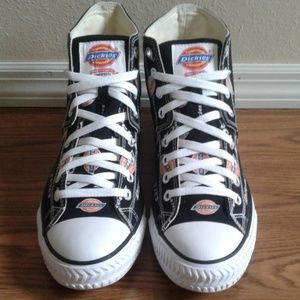 CONVERSE hi top look alike black & white  sz 11m
